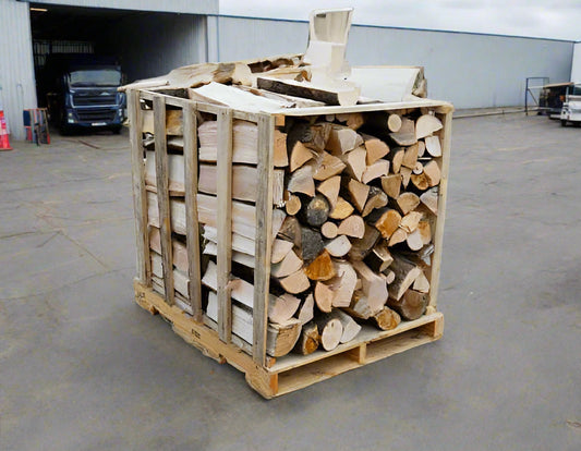 33cm Brennholz gemischt in einer halben Palette mit 1,2m³
