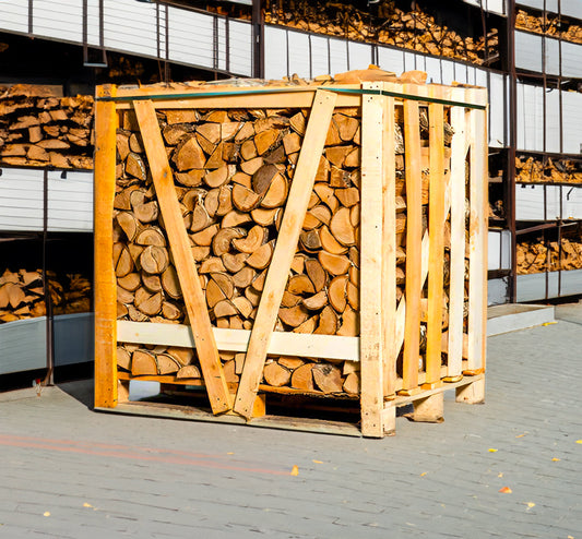 25 cm ofengetrocknetes Eichenbrennholz auf einer halben Palette von 1 m3